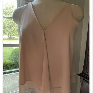 Fabrik ladies tiered blouse in blush- size small